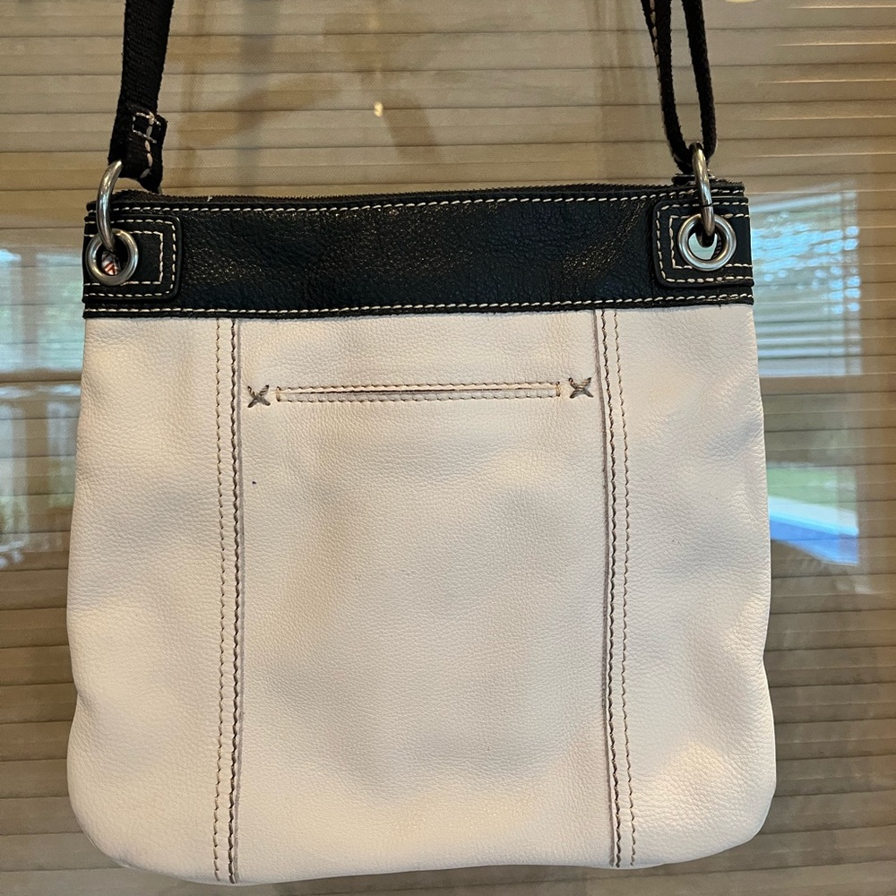 The Sak Leather Shoulder Bag - Picture 4 of 7
